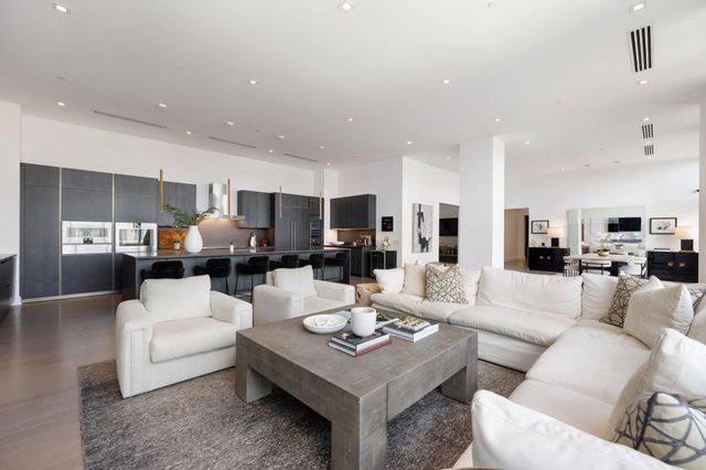 2710 Steel Street 704, Houston, TX 77098
