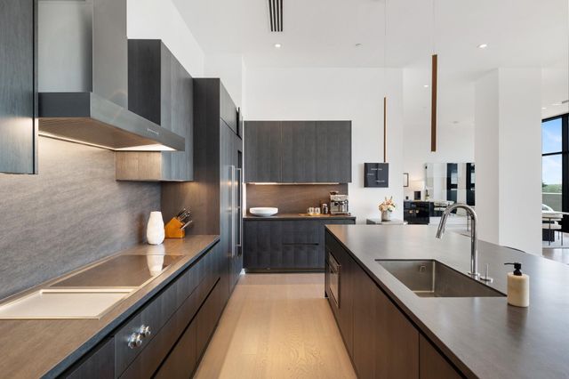2710 Steel Street 704, Houston, TX 77098