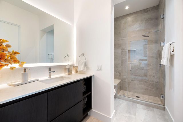 2710 Steel Street 704, Houston, TX 77098
