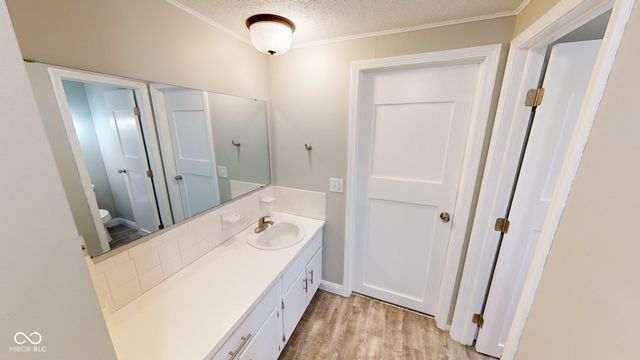 73 Trails End, Greenwood, IN 46142