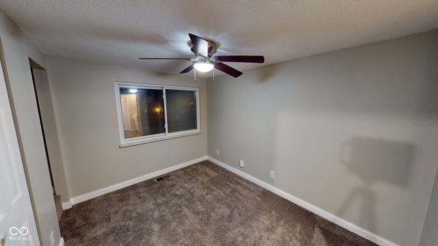 73 Trails End, Greenwood, IN 46142
