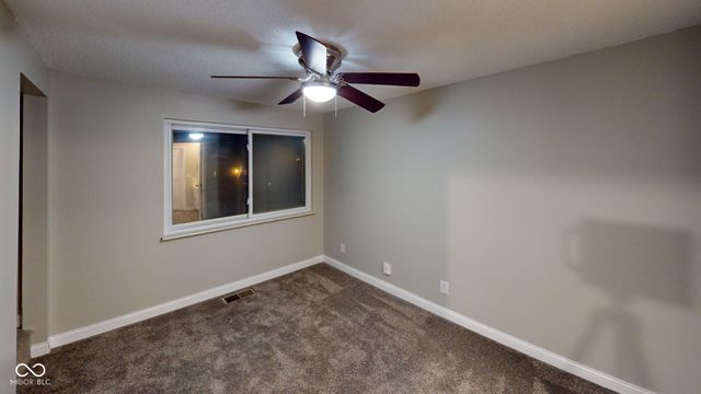 73 Trails End, Greenwood, IN 46142