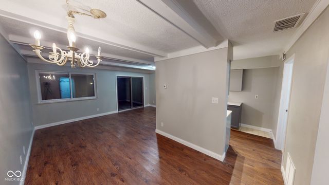 73 Trails End, Greenwood, IN 46142
