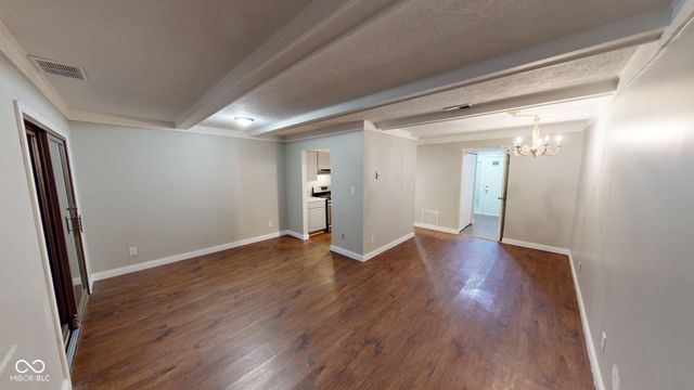 73 Trails End, Greenwood, IN 46142