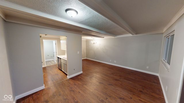 73 Trails End, Greenwood, IN 46142