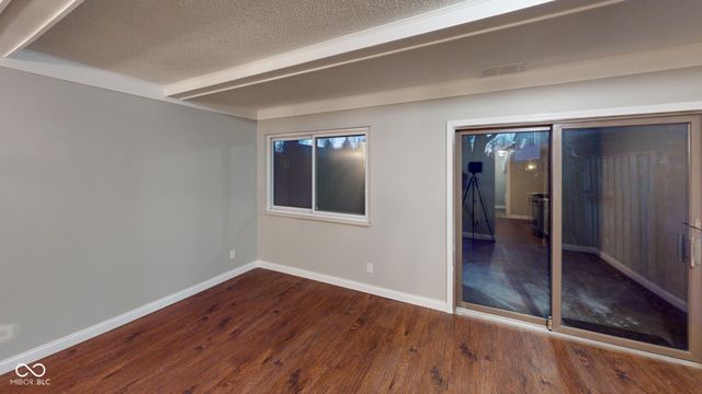 73 Trails End, Greenwood, IN 46142