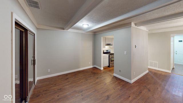 73 Trails End, Greenwood, IN 46142