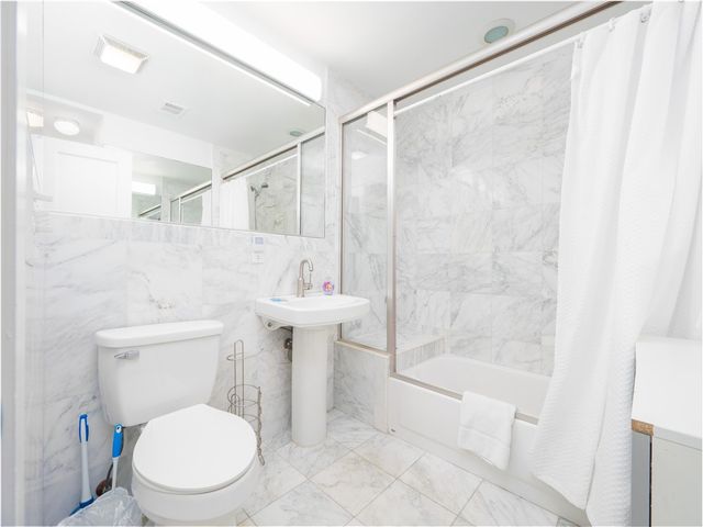 900 Mallery Street, St Simons Island, GA 31522