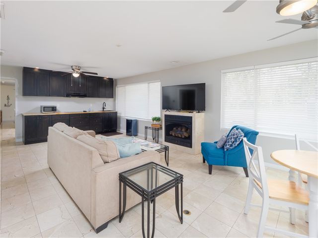 900 Mallery Street, St Simons Island, GA 31522