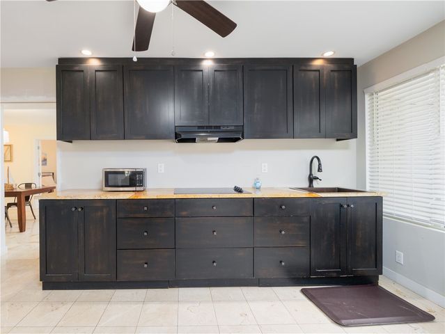 900 Mallery Street, St Simons Island, GA 31522