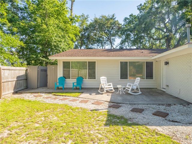 900 Mallery Street, St Simons Island, GA 31522