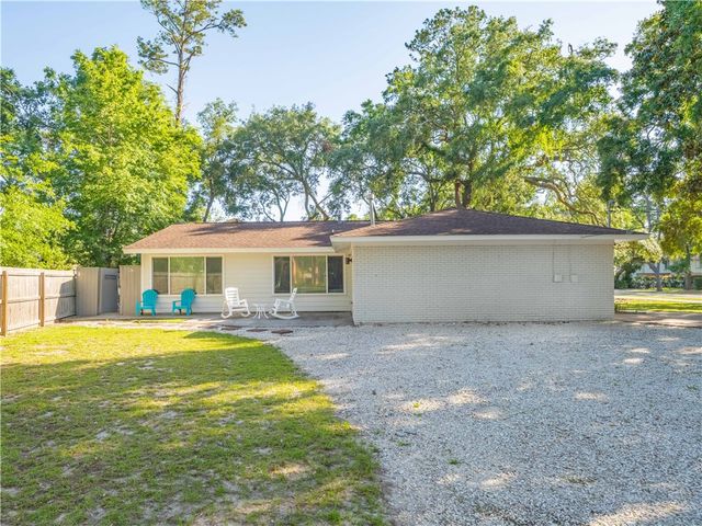 900 Mallery Street, St Simons Island, GA 31522