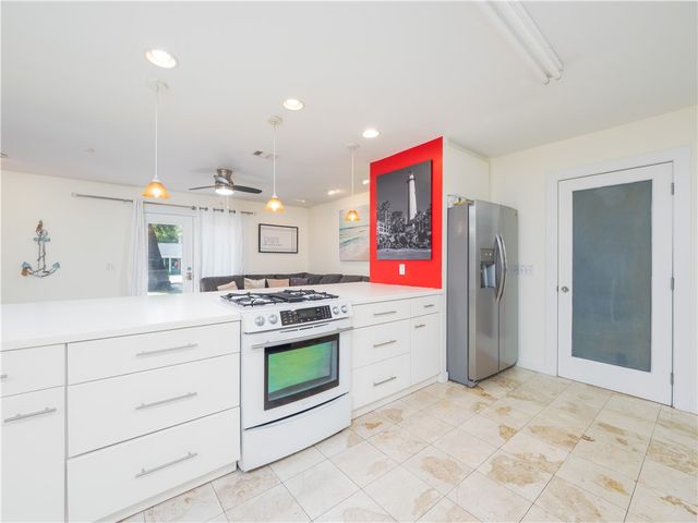 900 Mallery Street, St Simons Island, GA 31522