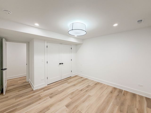 2113 N Kenmore Avenue G, Chicago, IL 60614