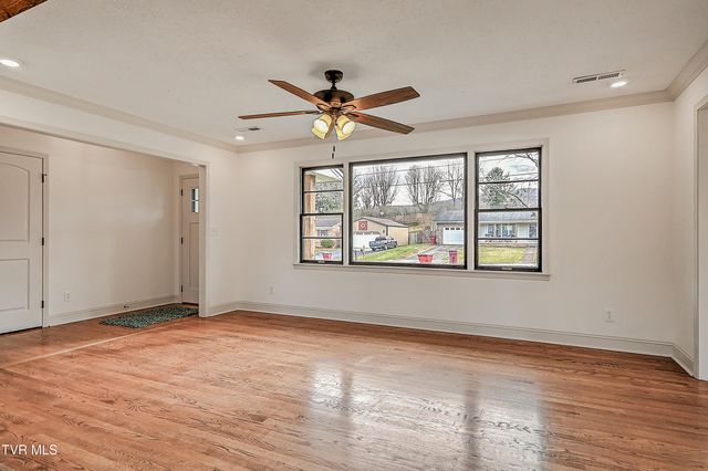 1708 Jackson Terrace, Johnson City, TN 37604