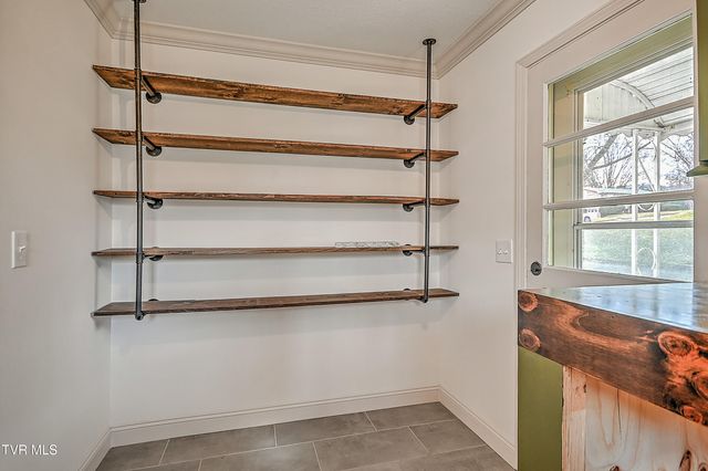 1708 Jackson Terrace, Johnson City, TN 37604