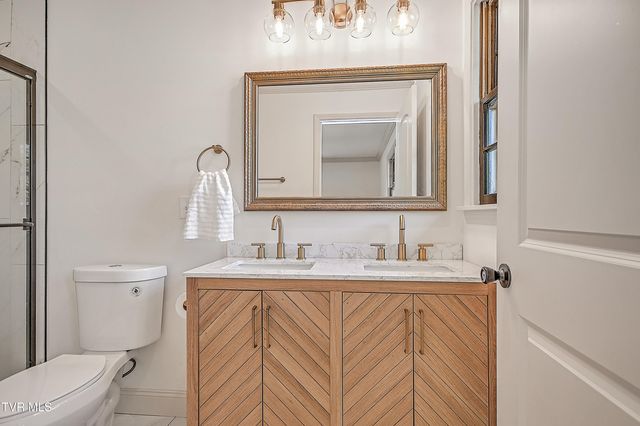 1708 Jackson Terrace, Johnson City, TN 37604