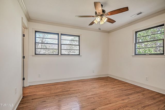 1708 Jackson Terrace, Johnson City, TN 37604