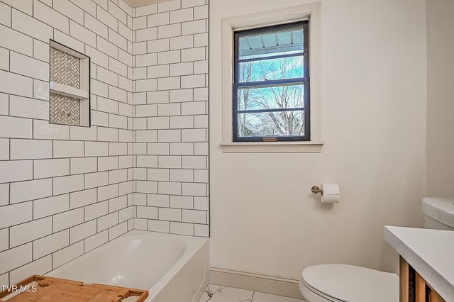 1708 Jackson Terrace, Johnson City, TN 37604