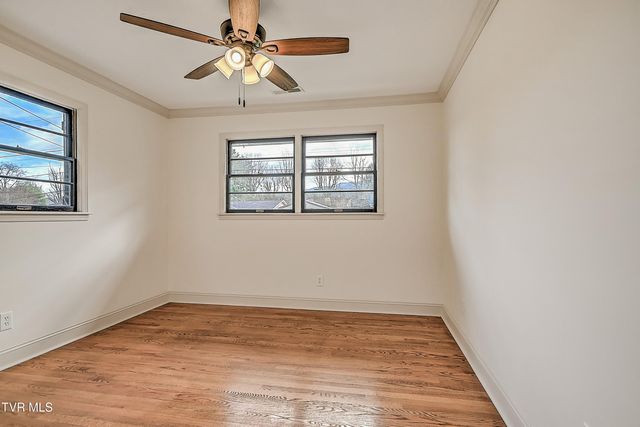 1708 Jackson Terrace, Johnson City, TN 37604