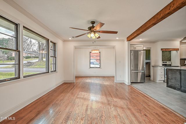 1708 Jackson Terrace, Johnson City, TN 37604