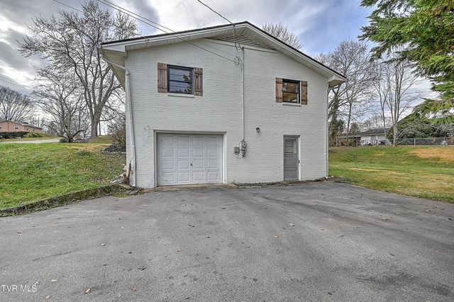 1708 Jackson Terrace, Johnson City, TN 37604