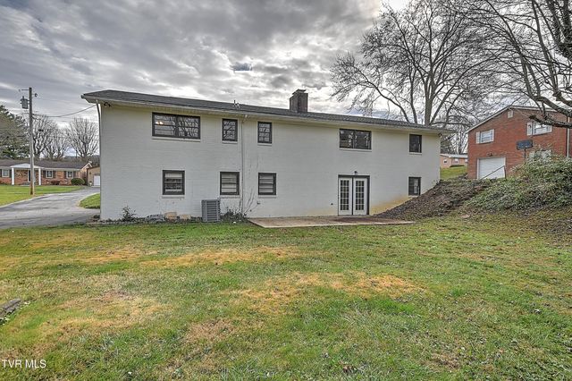 1708 Jackson Terrace, Johnson City, TN 37604