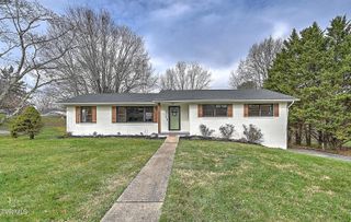 1708 Jackson Terrace, Johnson City, TN 37604