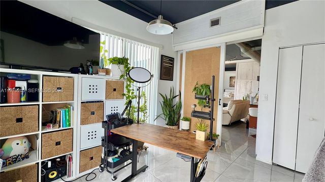 10 SW South River Dr 715, Miami, FL 33130