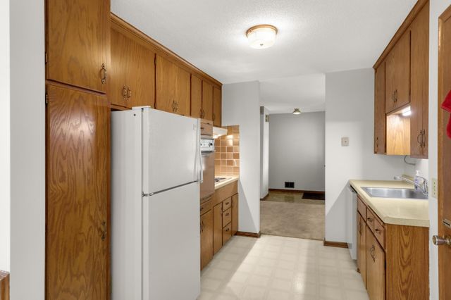 11748 Bittersweet Street NW, Coon Rapids, MN 55433