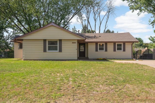 11748 Bittersweet Street NW, Coon Rapids, MN 55433