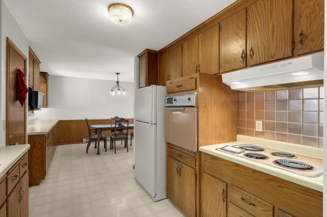 11748 Bittersweet Street NW, Coon Rapids, MN 55433