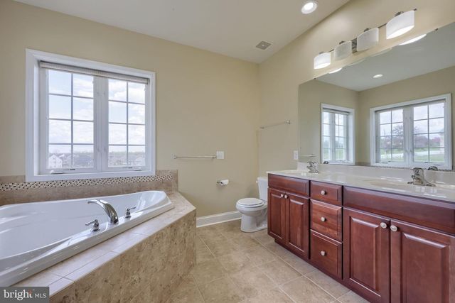 5 BELLA VISTA DRIVE, Mechanicsburg, PA 17050
