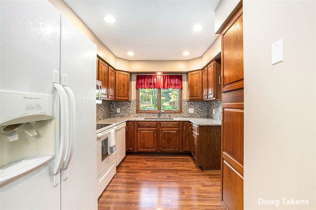 1355 Bent Tree Drive, Hudsonville, MI 49426