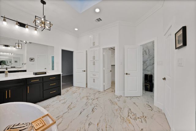 1913 Crockett Circle, Irving, TX 75038