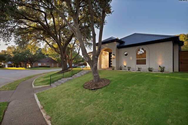 1913 Crockett Circle, Irving, TX 75038