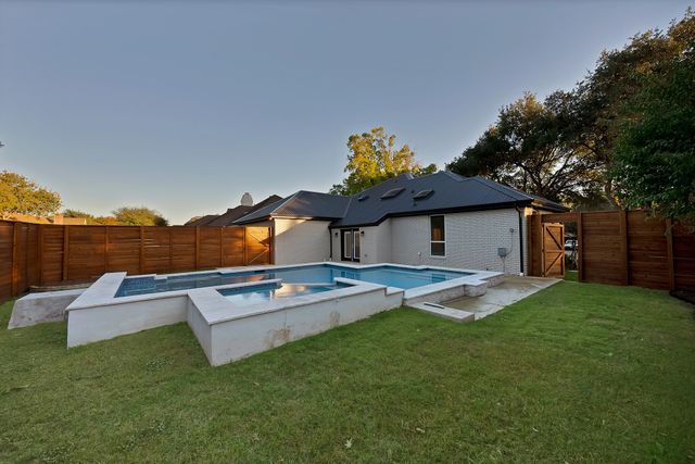 1913 Crockett Circle, Irving, TX 75038