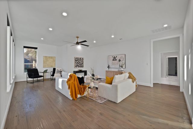 1913 Crockett Circle, Irving, TX 75038