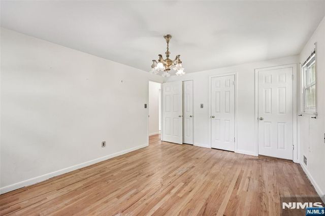 7 Tanglewood Drive, Livingston, NJ 07039