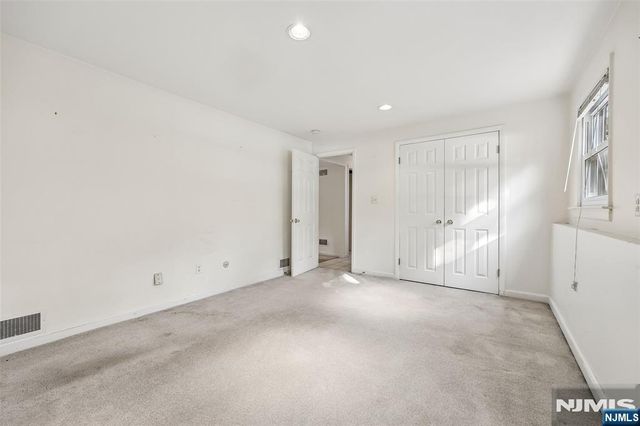 7 Tanglewood Drive, Livingston, NJ 07039