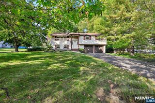 7 Tanglewood Drive, Livingston, NJ 07039