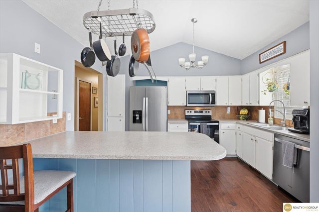 6230 N 114 Street, Omaha, NE 68164