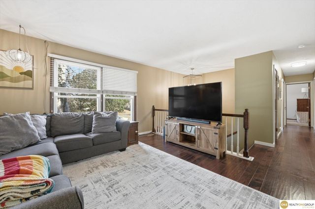 6230 N 114 Street, Omaha, NE 68164