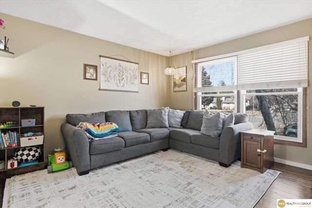 6230 N 114 Street, Omaha, NE 68164