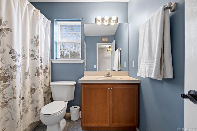 210 Weeks Avenue, Manorville, NY 11949