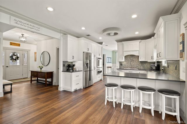 210 Weeks Avenue, Manorville, NY 11949