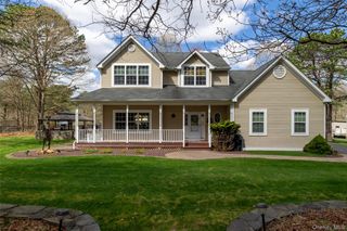 210 Weeks Avenue, Manorville, NY 11949
