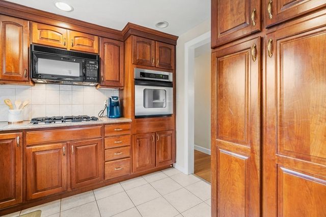 41 Rublee St 1, Arlington, MA 02476