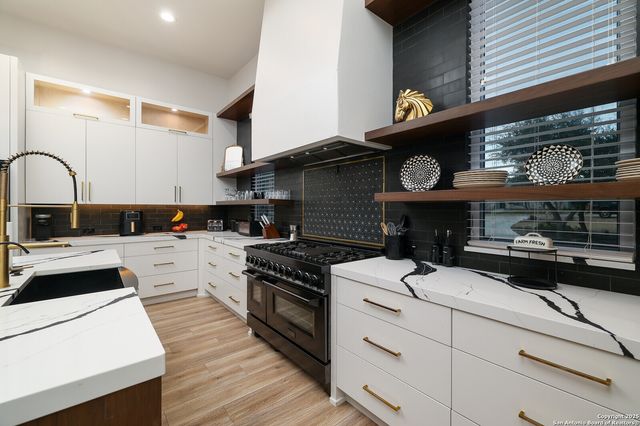 931 Belle Oaks, Bulverde, TX 78163