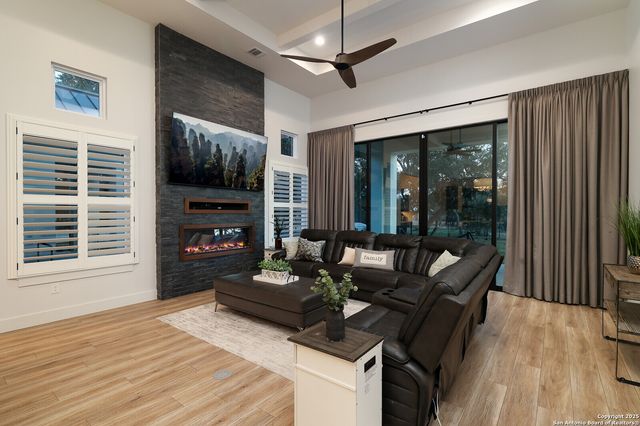 931 Belle Oaks, Bulverde, TX 78163